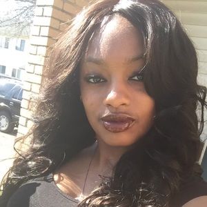 Meet your Posher, Alexis